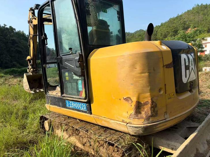 Buy Caterpillar 305.5 Used Excavator / 1