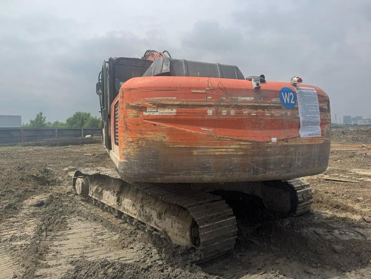 Buy Hitachi EX240-3 Used Excavator / 1