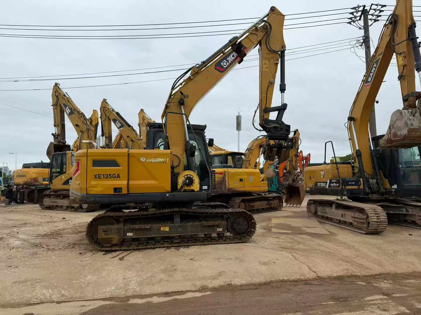 Buy XCMG XE135B Used Excavator / 3