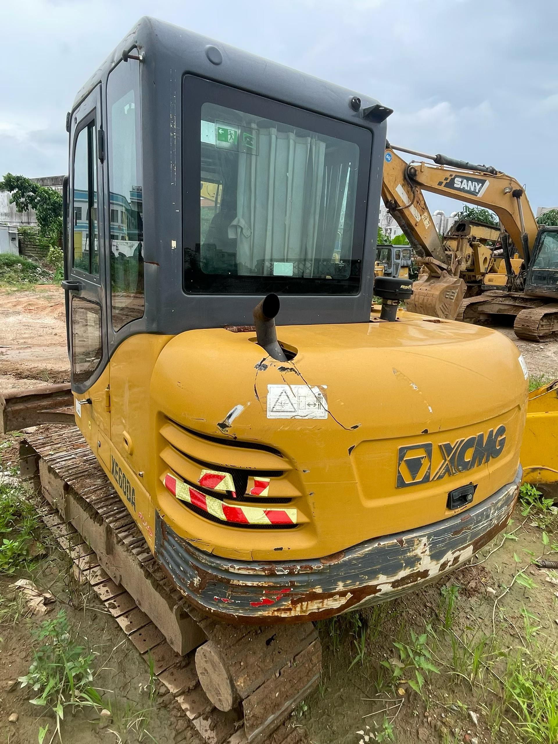 Buy XCMG XE60DA Used Excavator / 6
