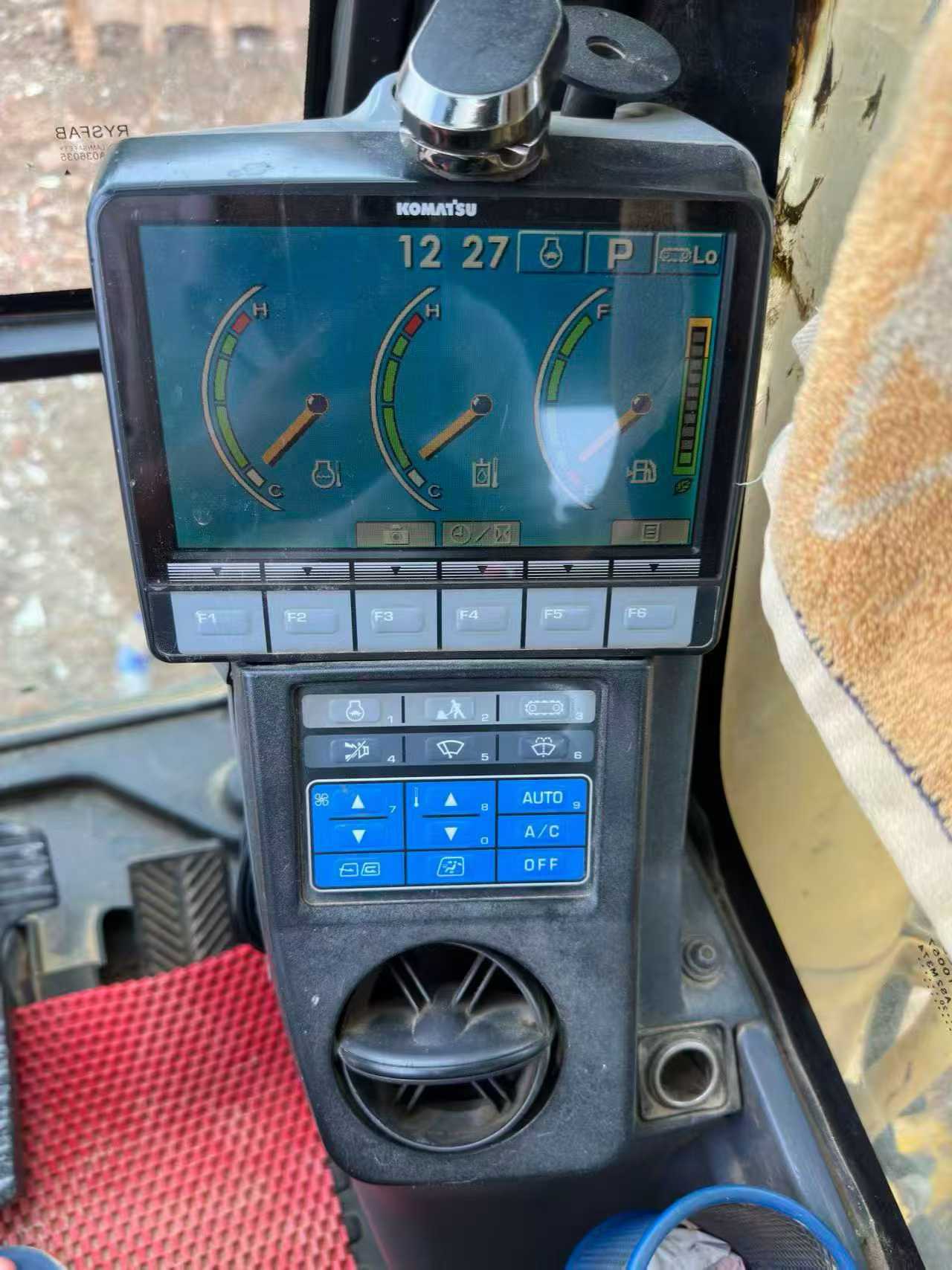 Buy Komatsu PC200-8N1 Used Excavator / 4