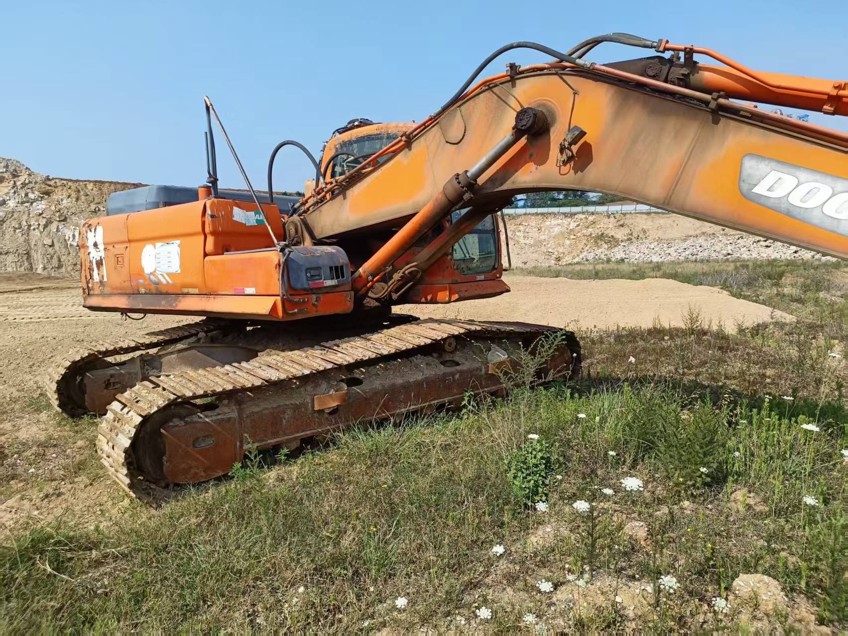Buy Doosan DX260LC Used Excavator / 3
