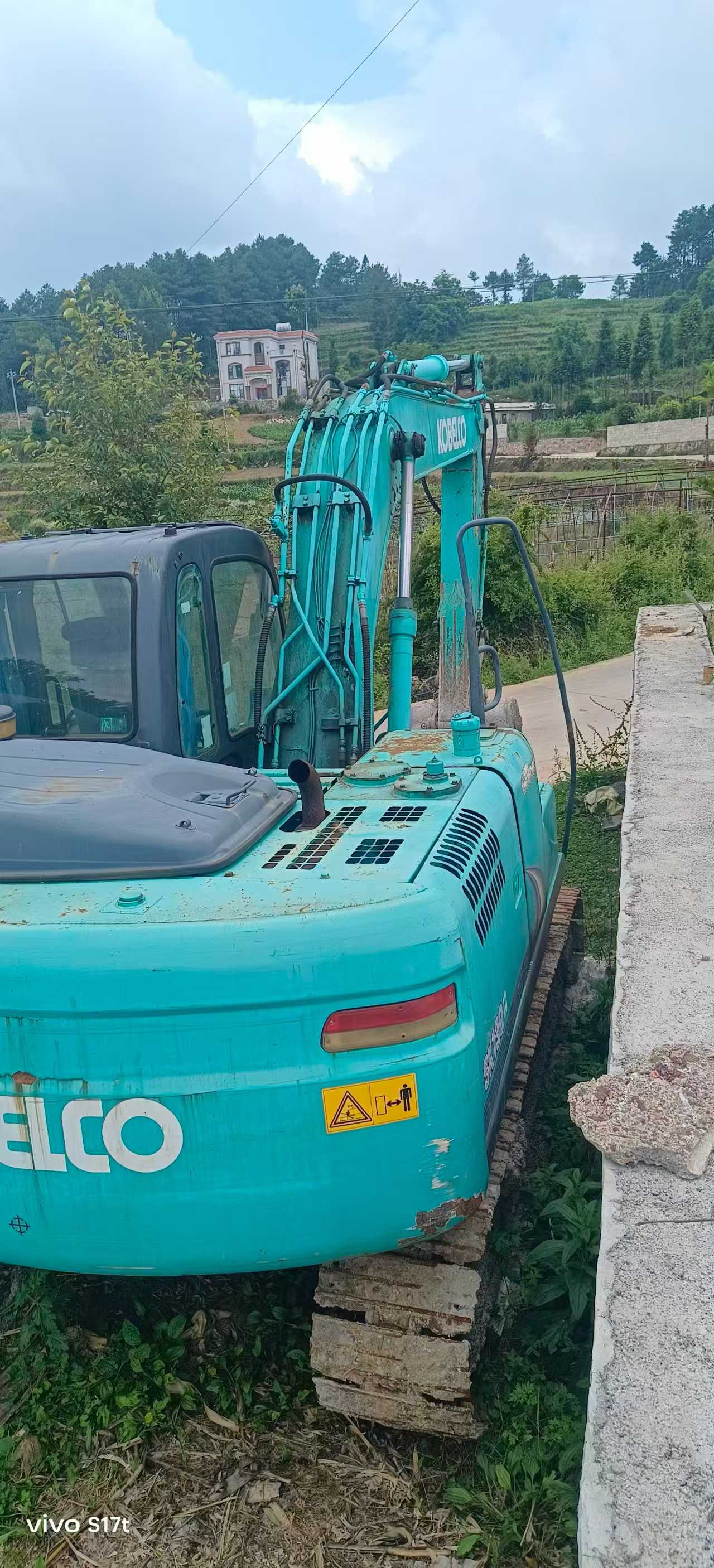 Buy Kobelco SK130 Used Excavator / 2