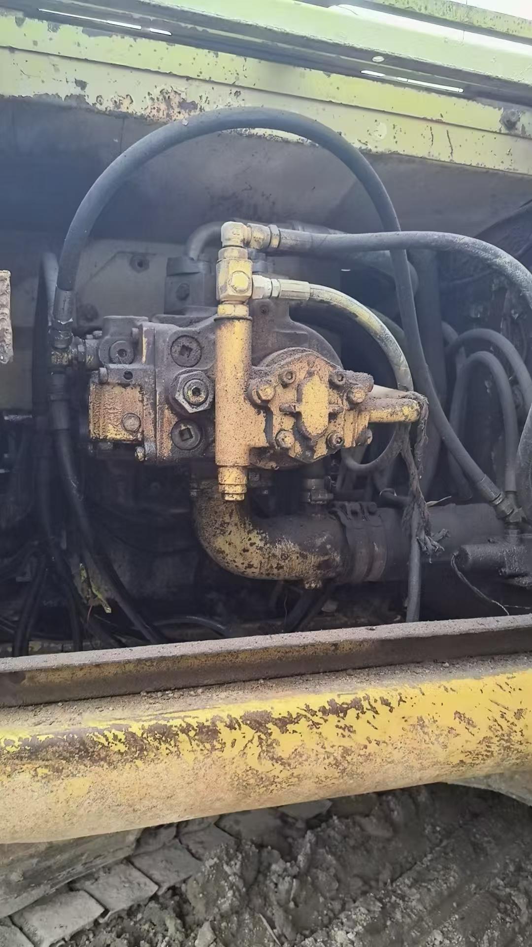 Buy Komatsu PC200-6 Used Excavator / 5