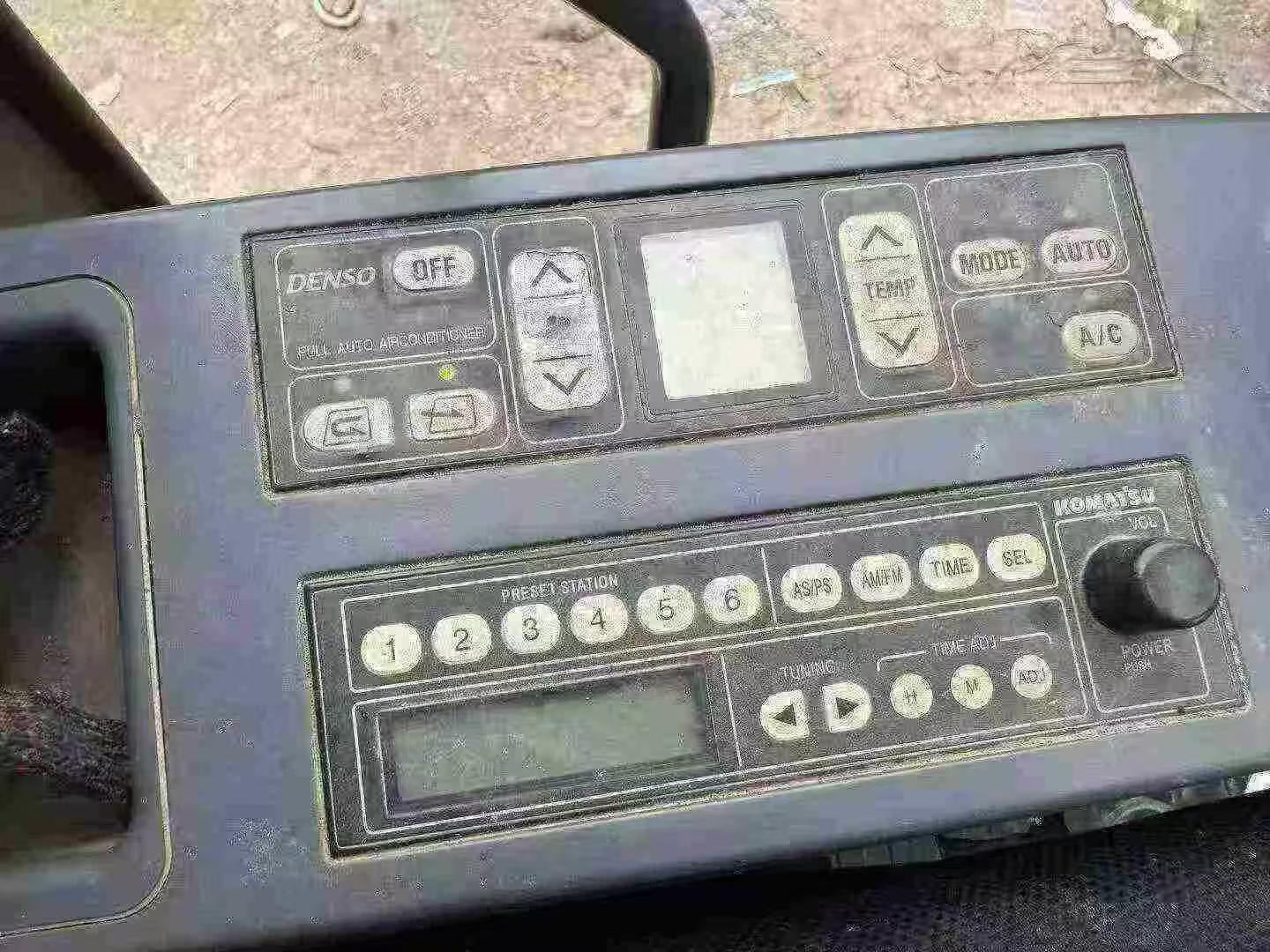 Buy Komatsu PC130-7 Used Excavator / 2