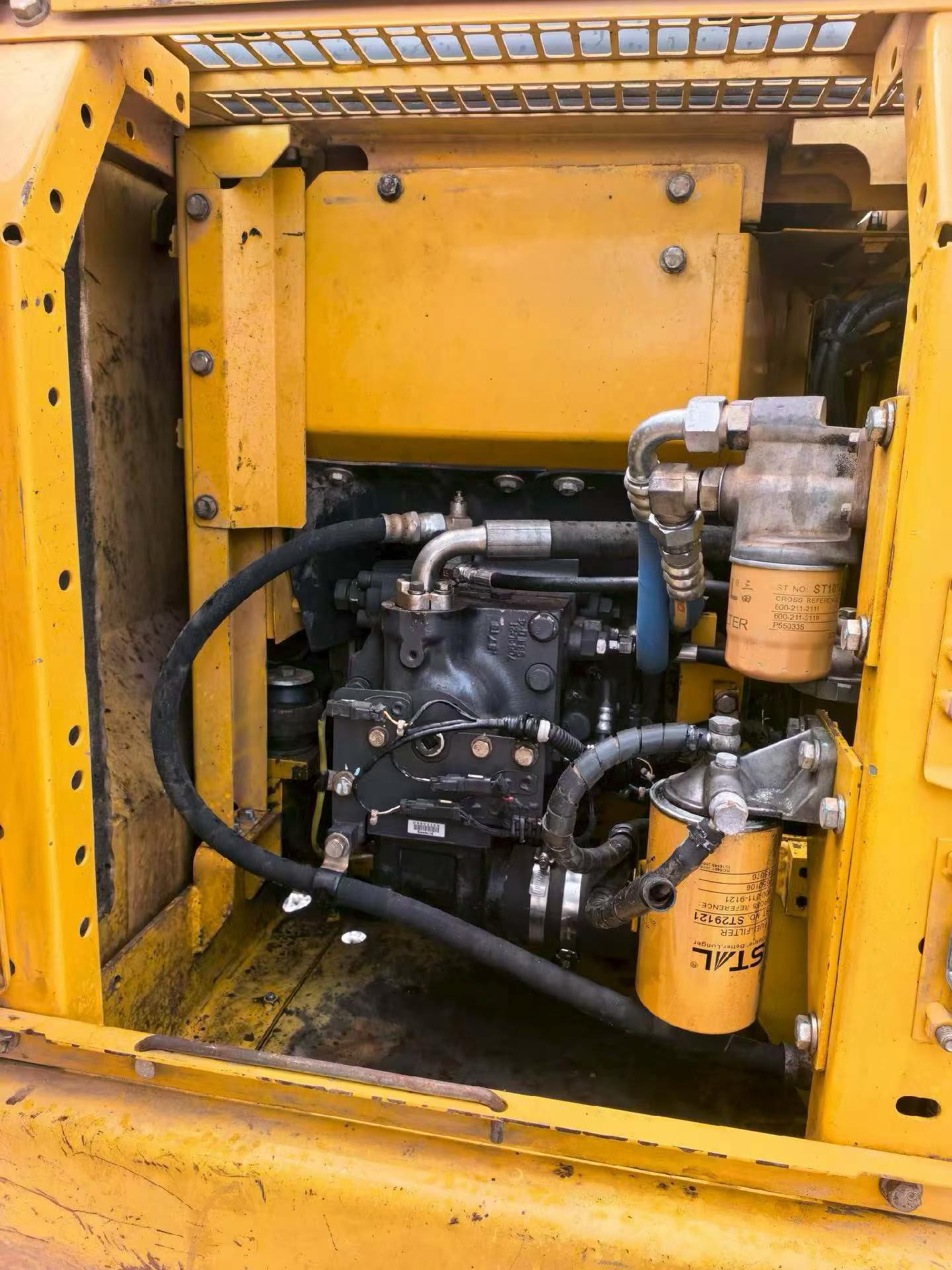 Buy Komatsu PC130-7 Used Excavator / 9