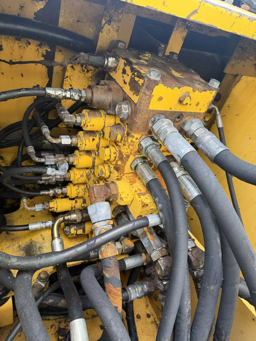 Buy Komatsu PC130-7 Used Excavator / 6