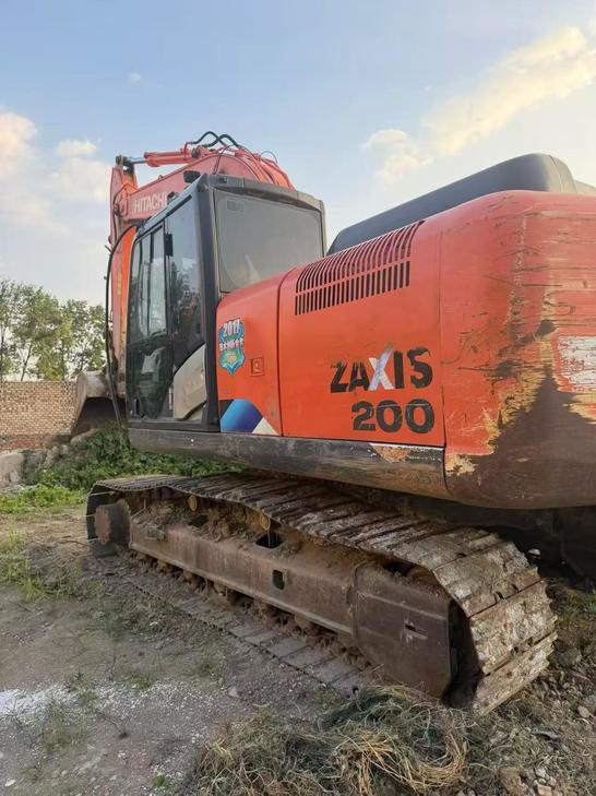 Buy Hitachi EX200 Used Excavator / 1