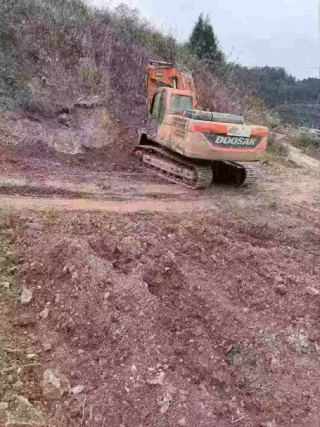 Buy Doosan DH215-9 Used Excavator / 2