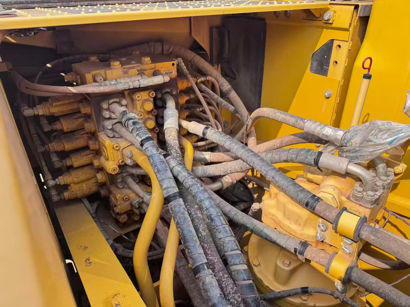Buy Komatsu PC200-8 Used Excavator / 2