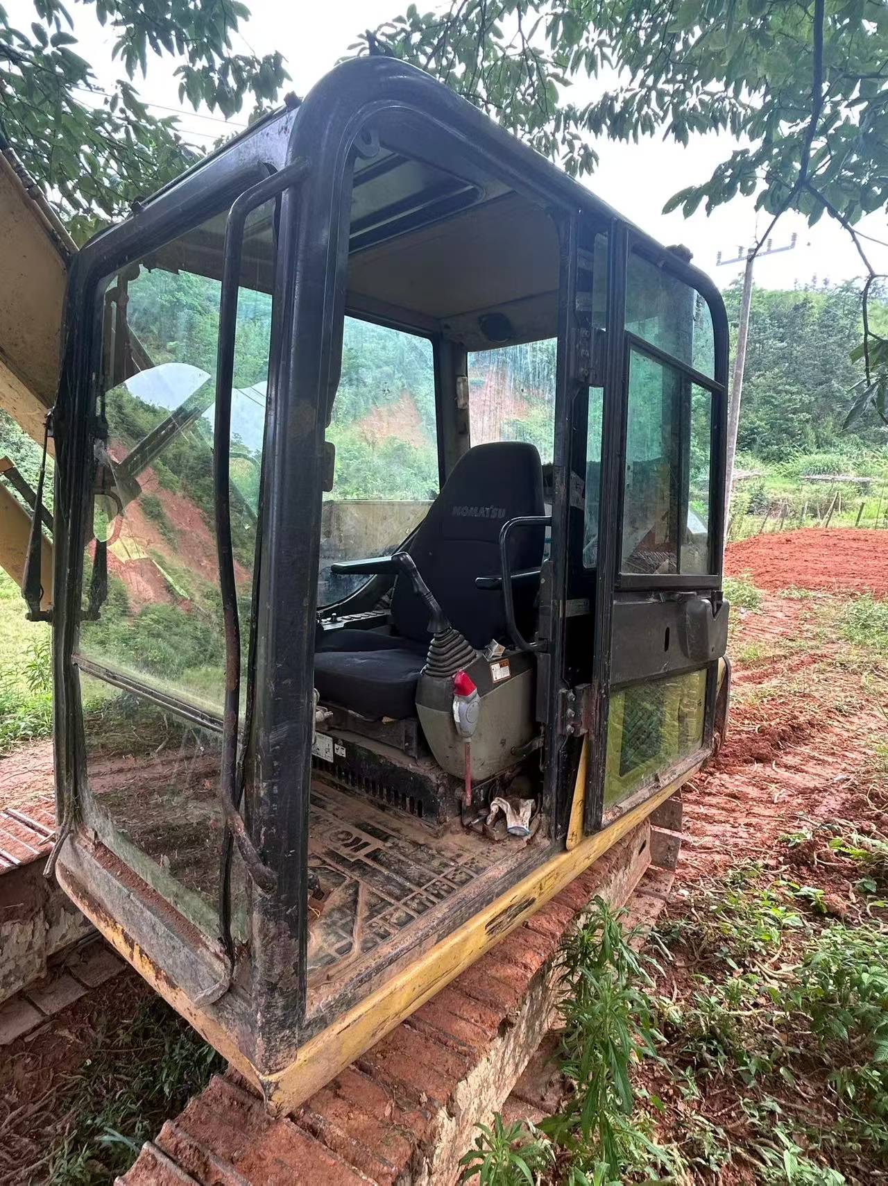Buy Komatsu PC60-8 Used Excavator / 3