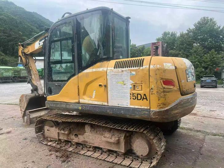 Buy XCMG XE75C Used Excavator / 1