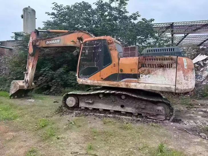 Buy Doosan DH215-9 Used Excavator / 1
