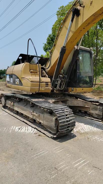 Buy Caterpillar 323DL Used Excavator / 1