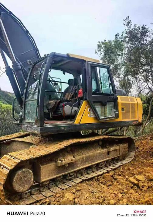 Buy JohnDeere E240 Used Excavator / 1