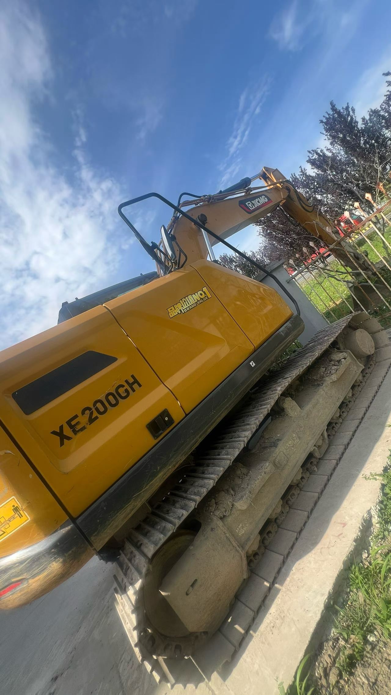 Buy XCMG XE135B Used Excavator / 2