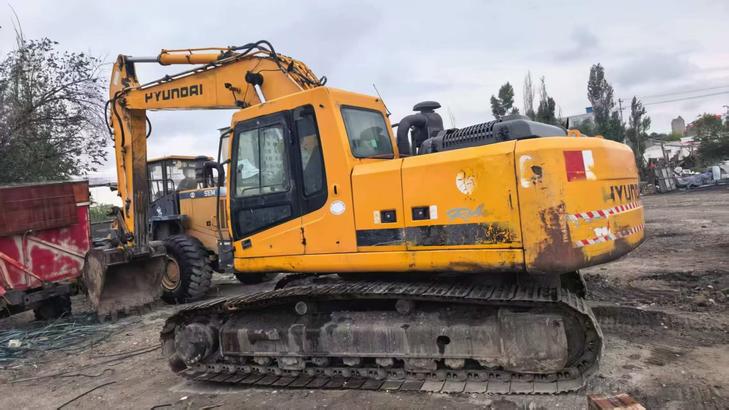 Buy Hyundai R225-7 Used Excavator / 1