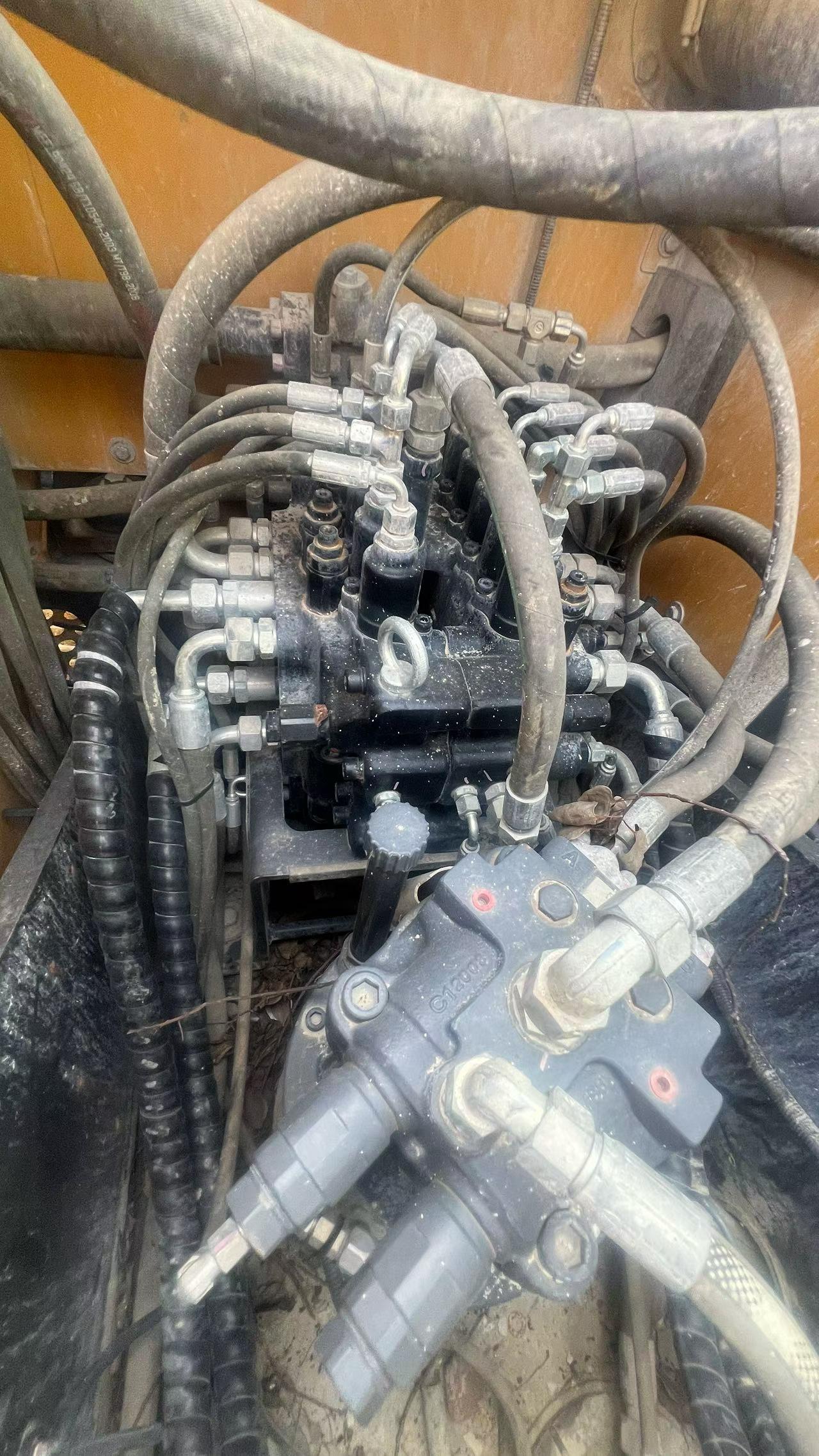 Buy XCMG XE135B Used Excavator / 5