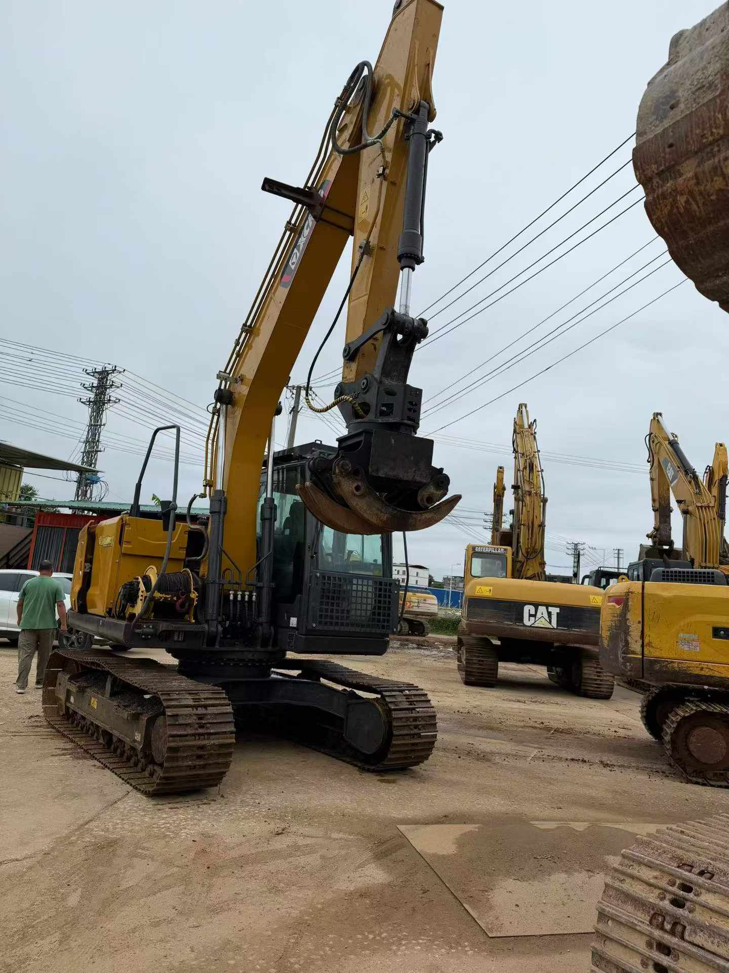 Buy XCMG XE135B Used Excavator / 4