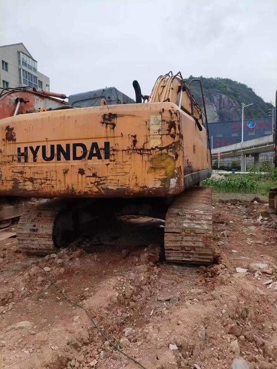 Buy Hyundai R215-7 Used Excavator / 1