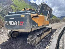 Buy Hyundai R225-7 Used Excavator / 2 Buy Hyundai R225-7 Used Excavator / 2
