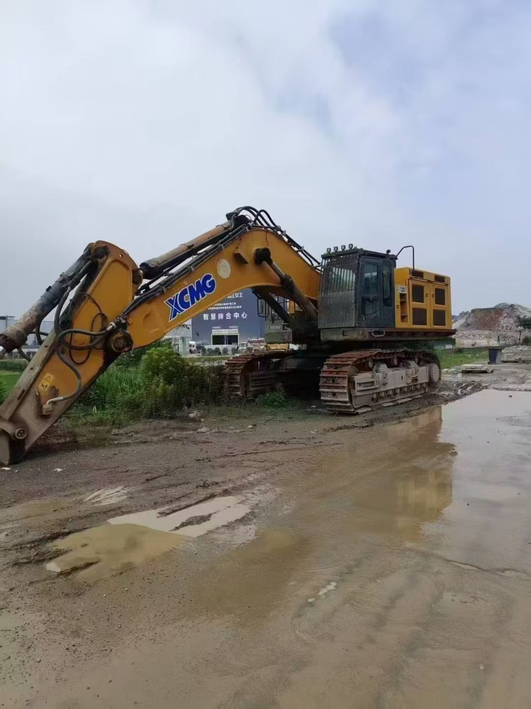 Buy XCMG XE750D Used Excavator / 3