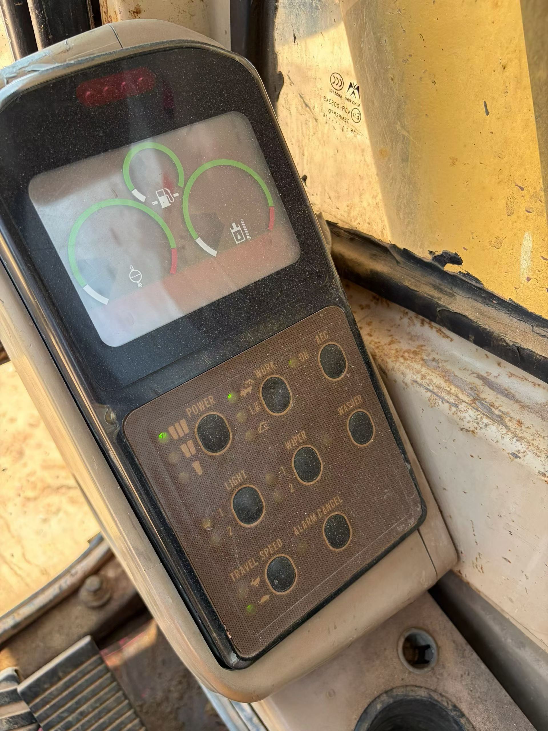 Buy Caterpillar 320V2 Used Excavator / 4