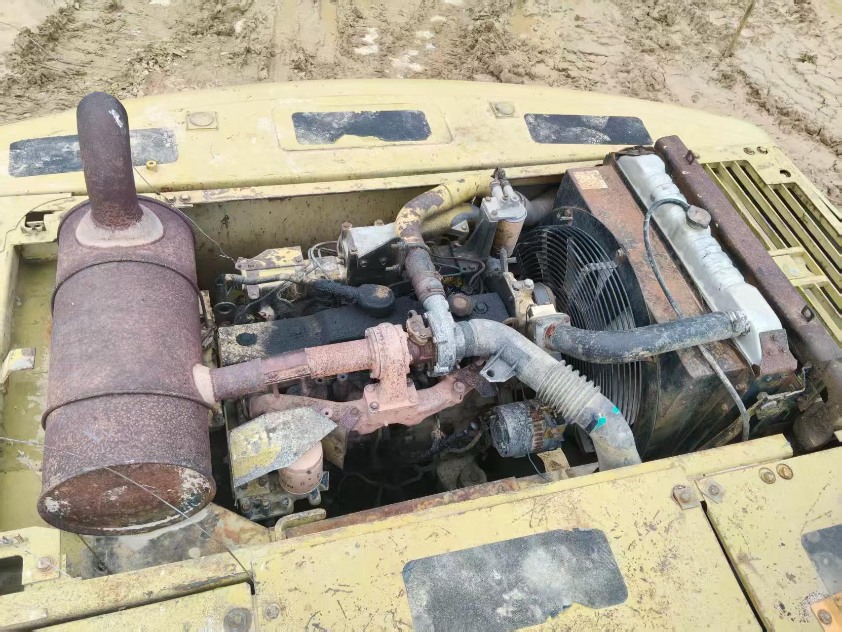 Buy Komatsu PC200-6 Used Excavator / 4