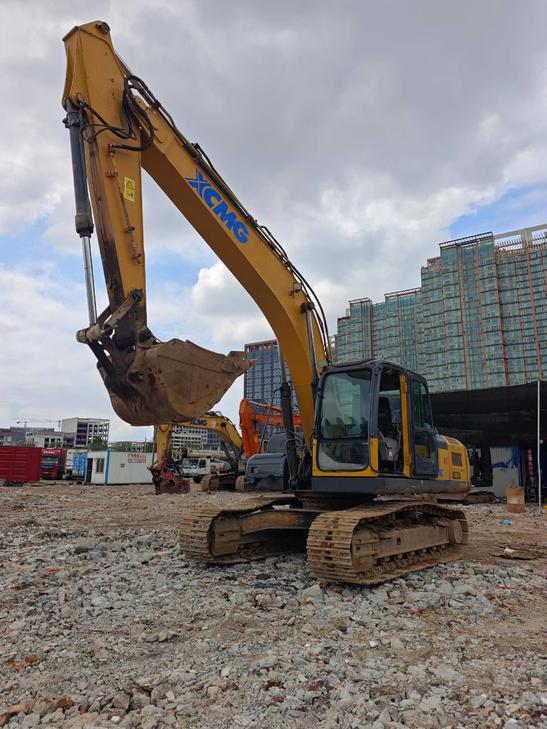 Buy XCMG XE200 Used Excavator / 1