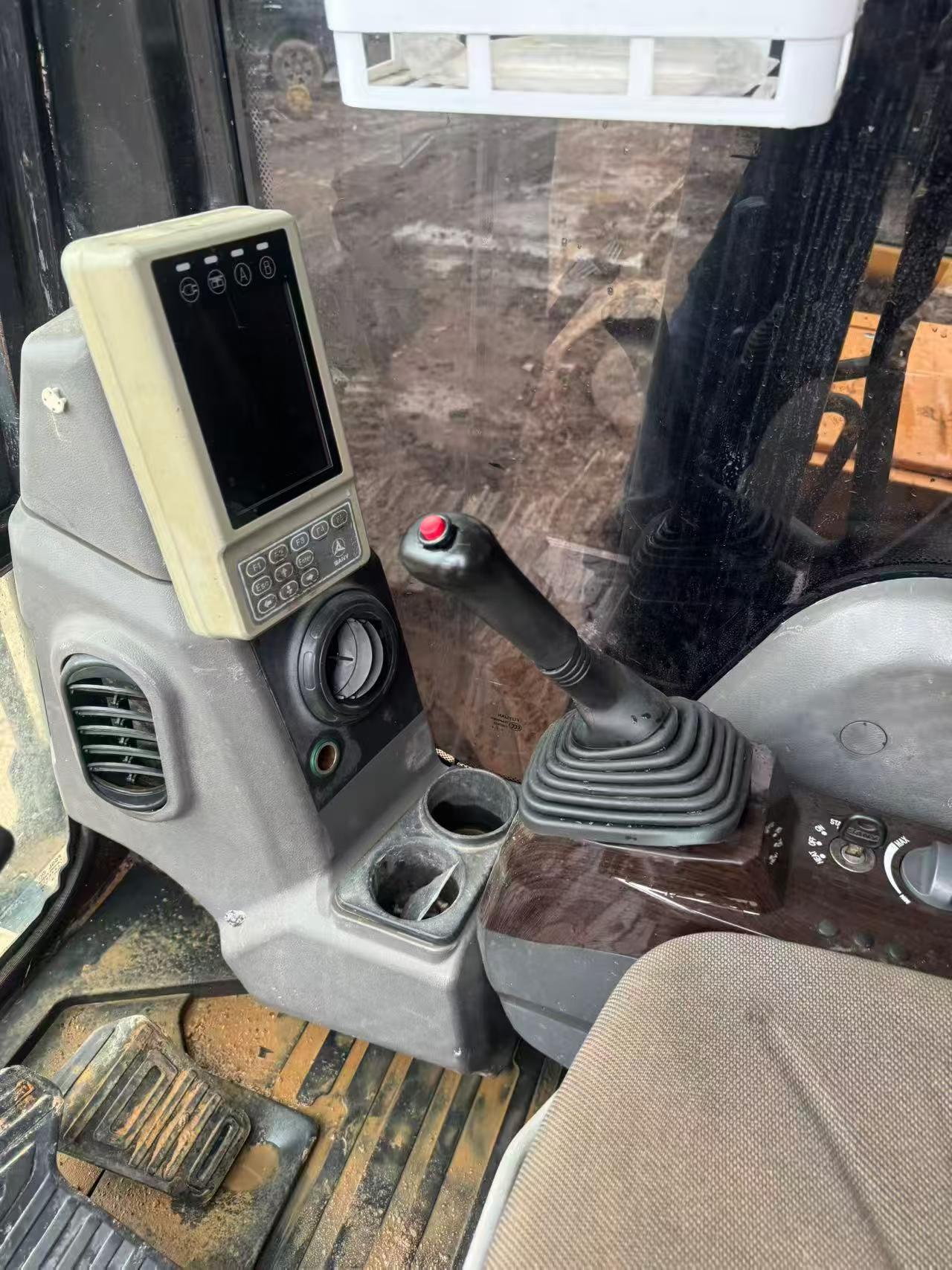 Buy Sany SY215C-8 Used Excavator / 4