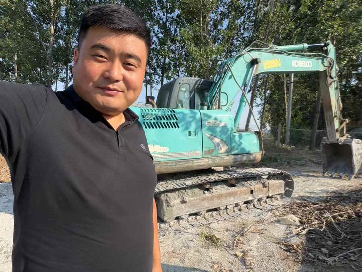 Buy Kobelco SK140 Used Excavator / 1