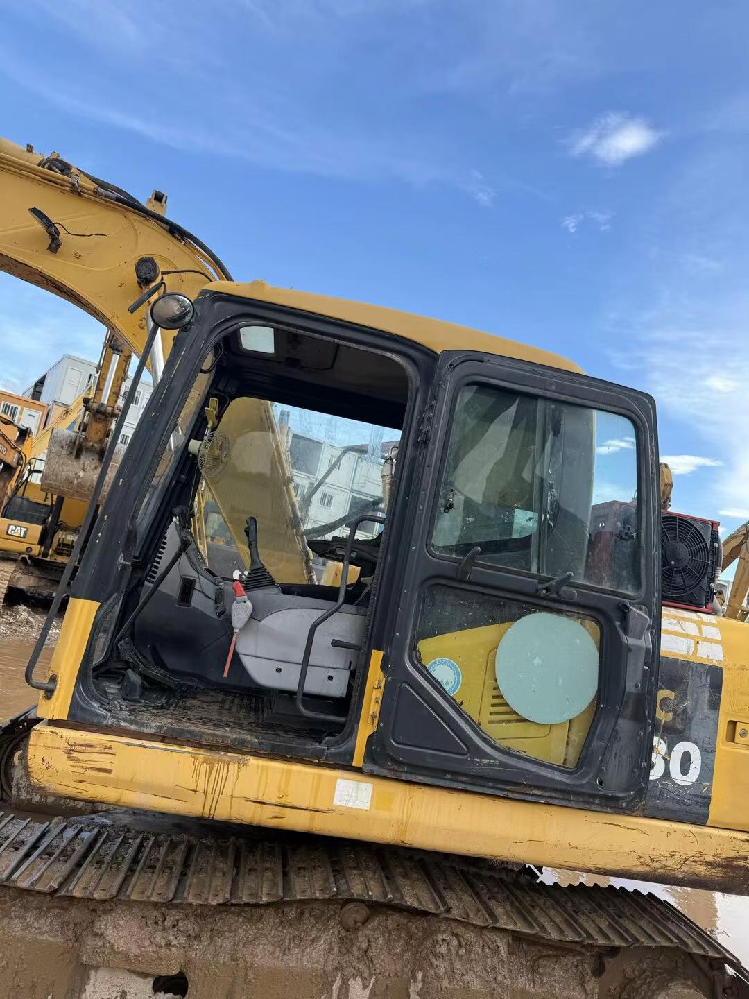 Buy Komatsu PC130-7 Used Excavator / 4