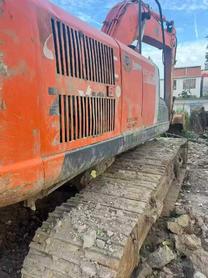 Buy Hitachi EX200-3 Used Excavator / 4 Buy Hitachi EX200-3 Used Excavator / 4