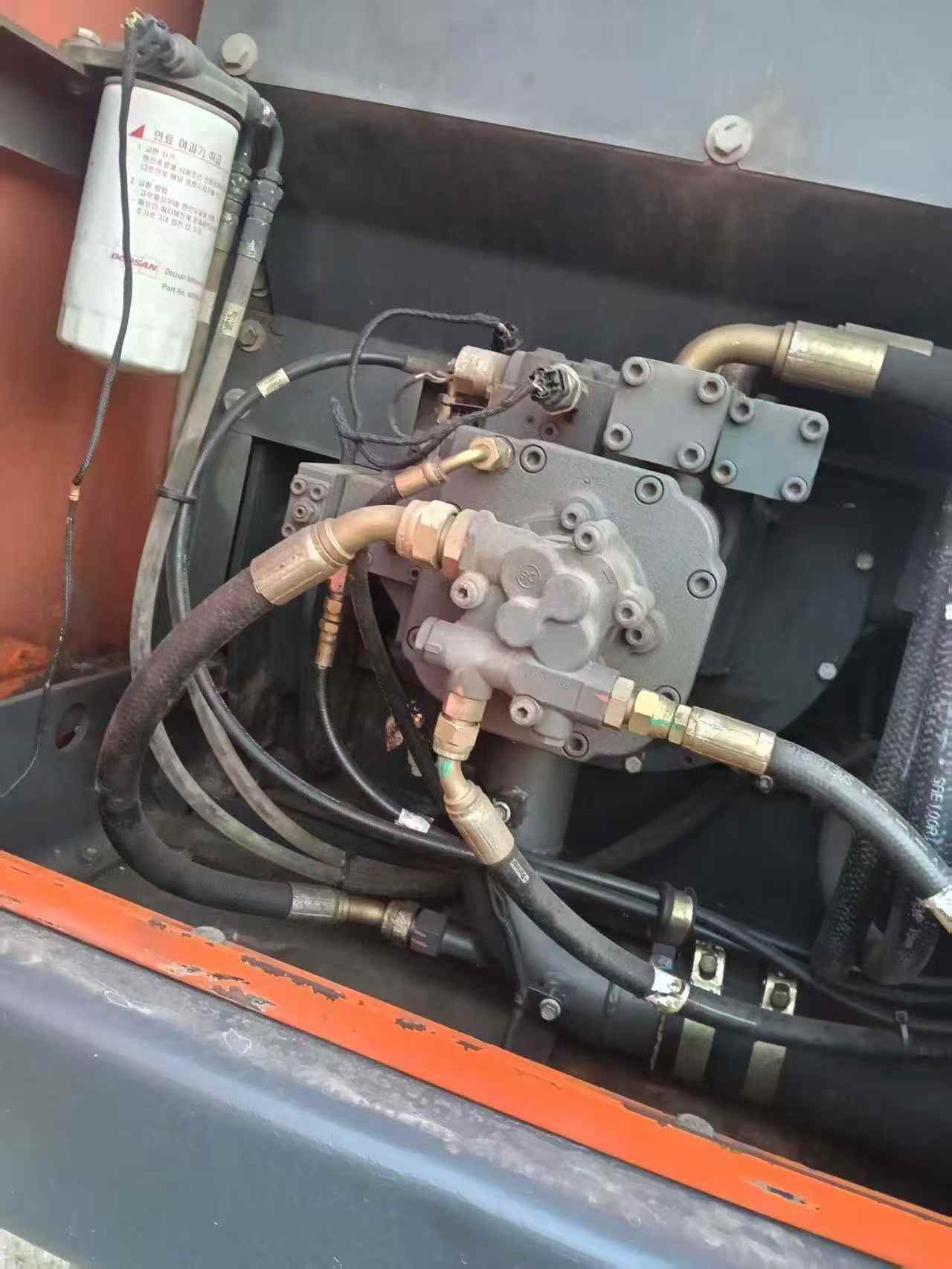 Buy Doosan DH215-7 Used Excavator / 5