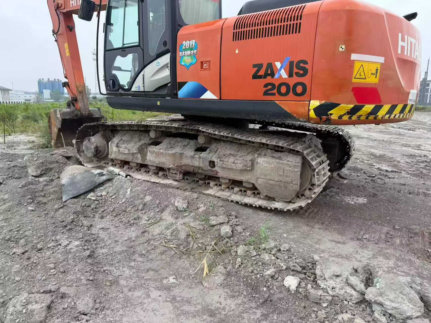Buy Hitachi ZH200-5A Used Excavator / 3