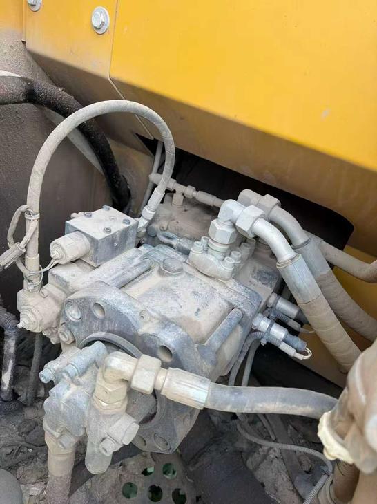 Buy XCMG XE135B Used Excavator / 1