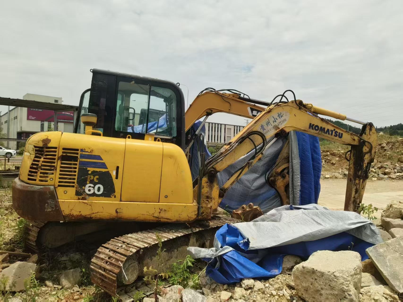 Buy Komatsu PC56-7 Used Excavator / 4