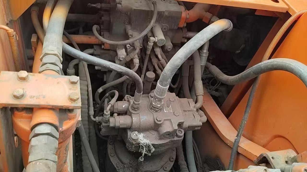 Buy Doosan DH215-7 Used Excavator / 4