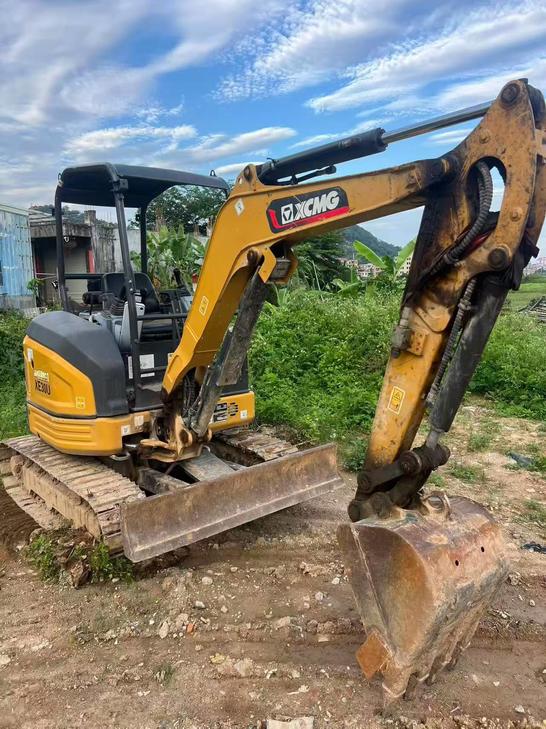 Buy XCMG XE26U Used Excavator / 1
