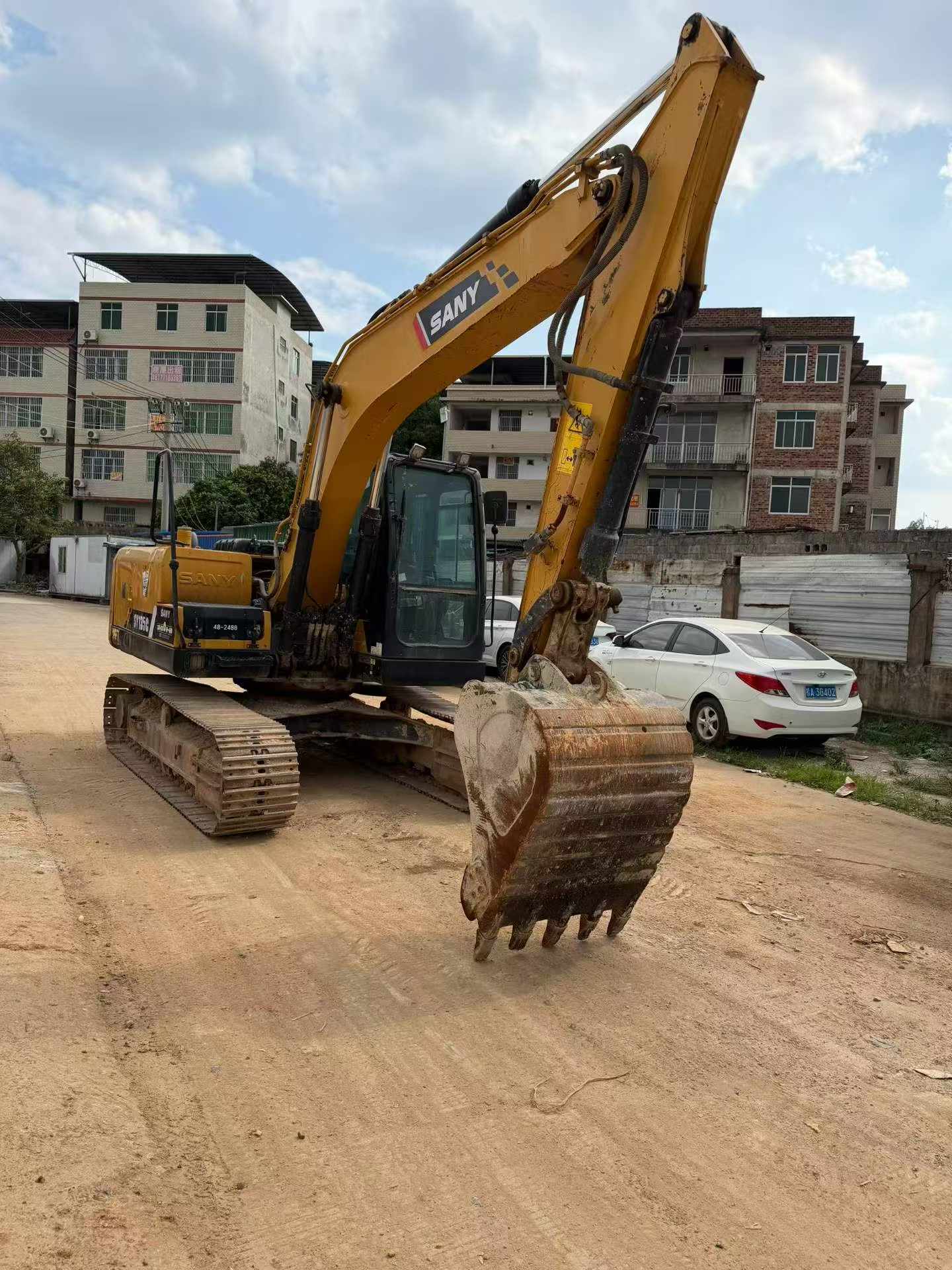 Buy Sany SY135 Used Excavator / 4