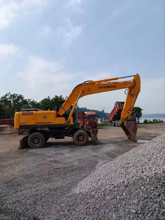 Buy Hyundai R210-7 Used Excavator / 1