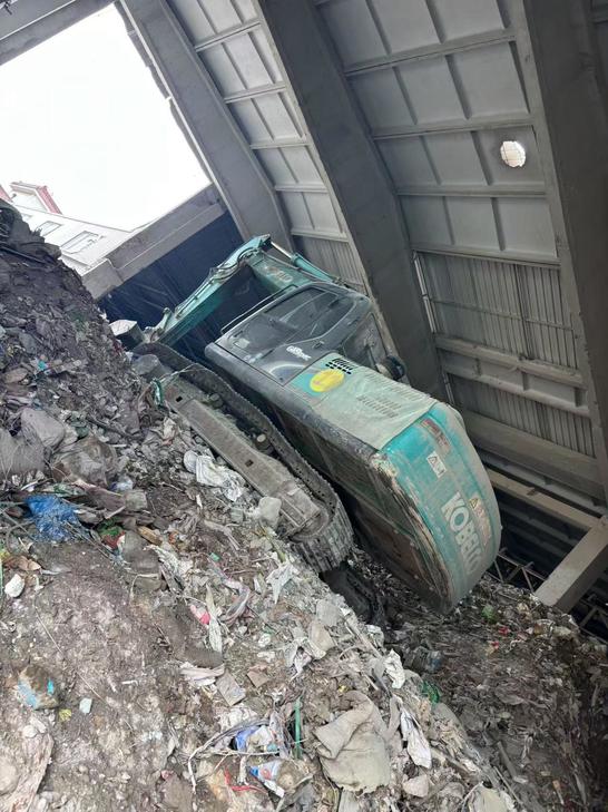 Buy Kobelco SK200-8 Used Excavator / 1