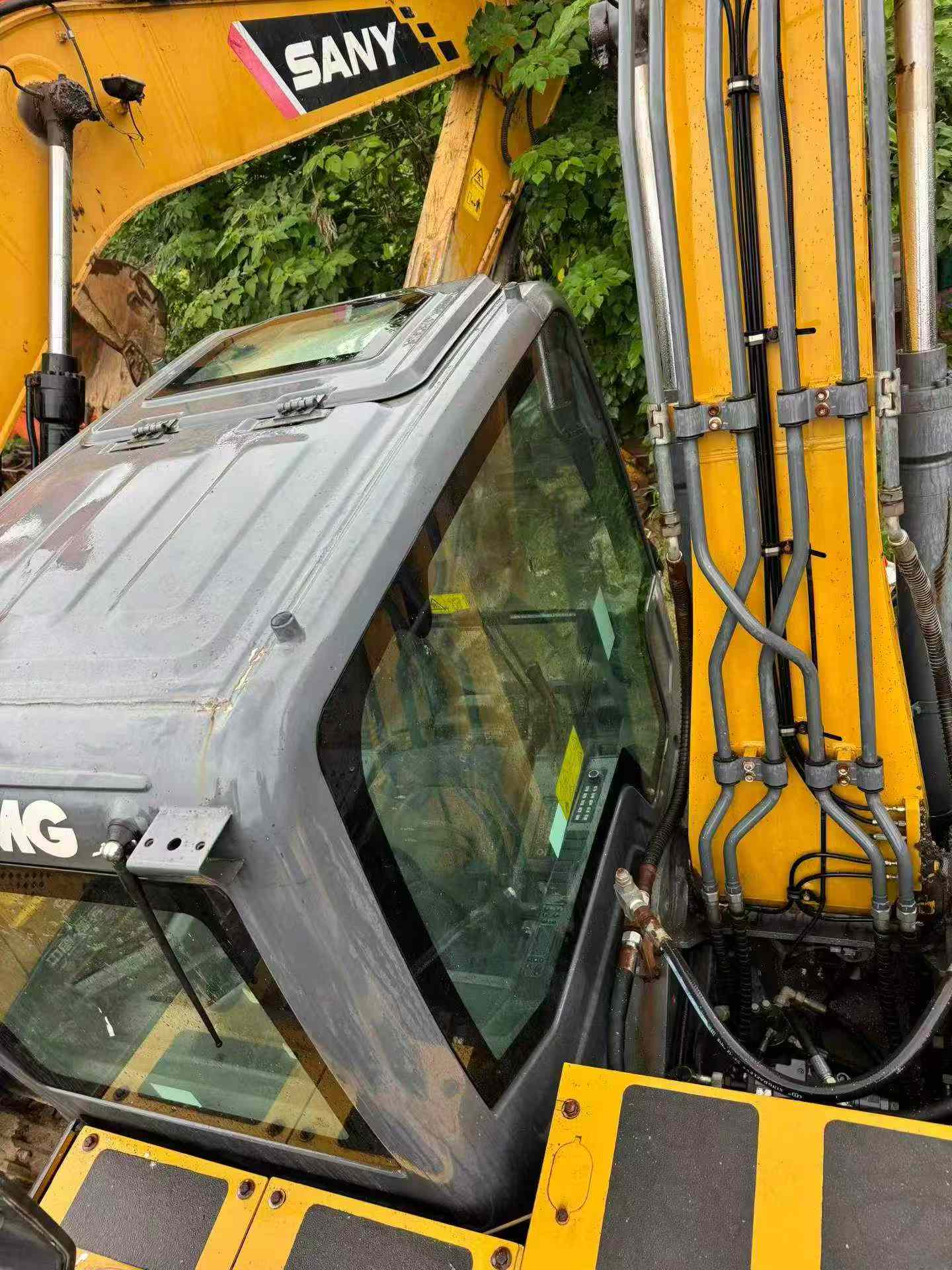 Buy XCMG XE135B Used Excavator / 4