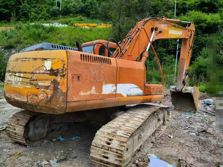 Buy Doosan DH225-7 Used Excavator / 1