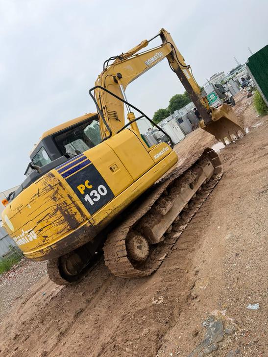 Buy Komatsu PC130-7 Used Excavator / 1