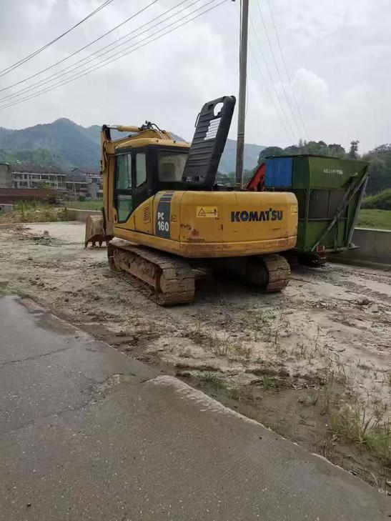 Buy Komatsu PC130-7 Used Excavator / 1