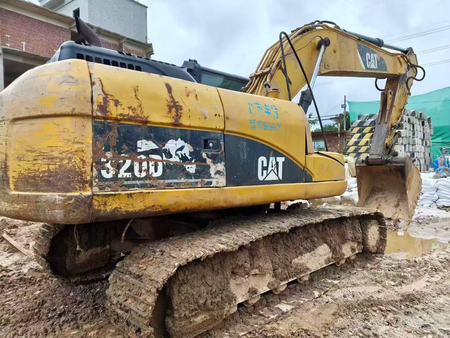 Buy Caterpillar 320D Used Excavator / 2