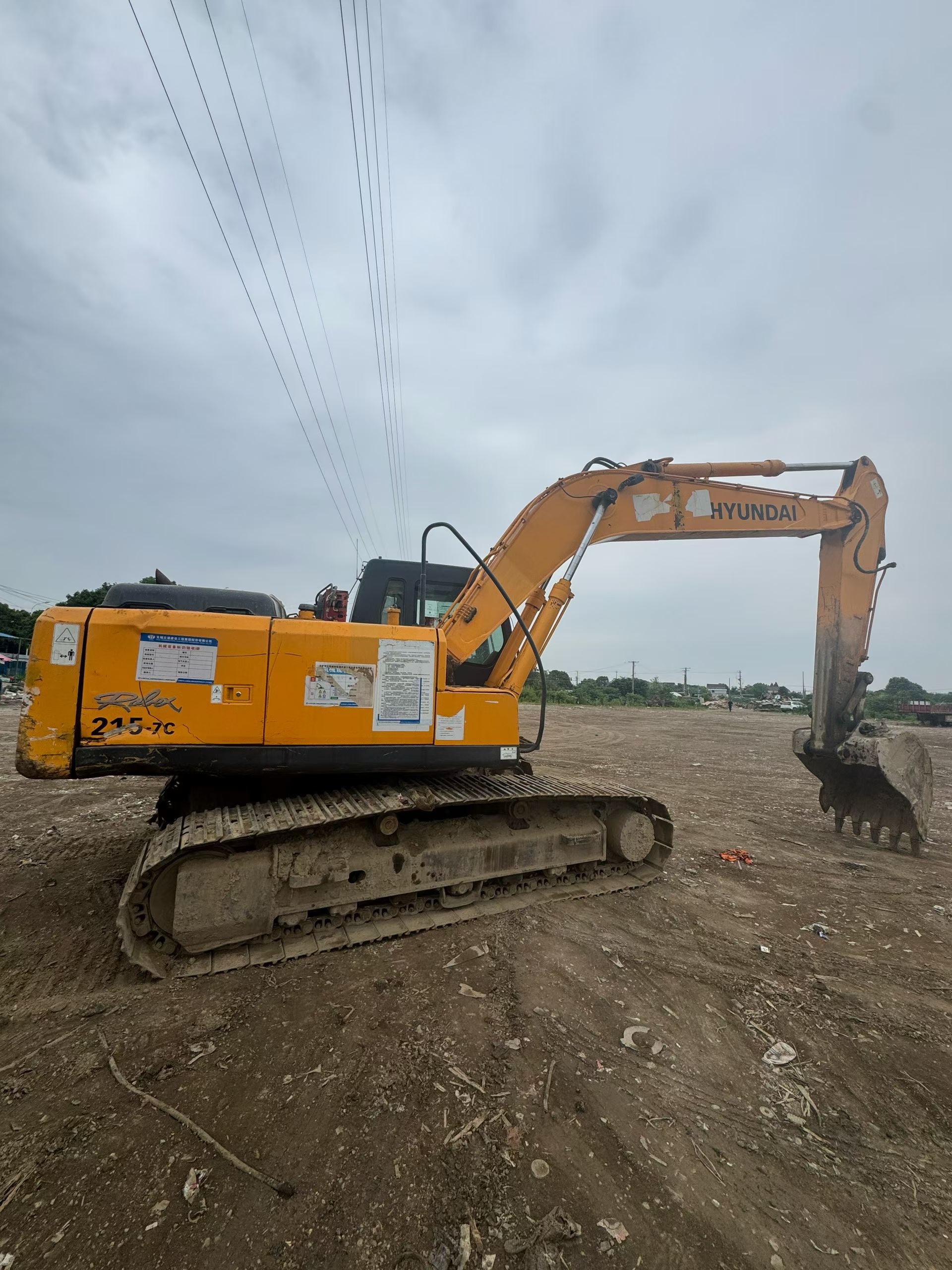 Buy Hyundai R215-7 Used Excavator / 2