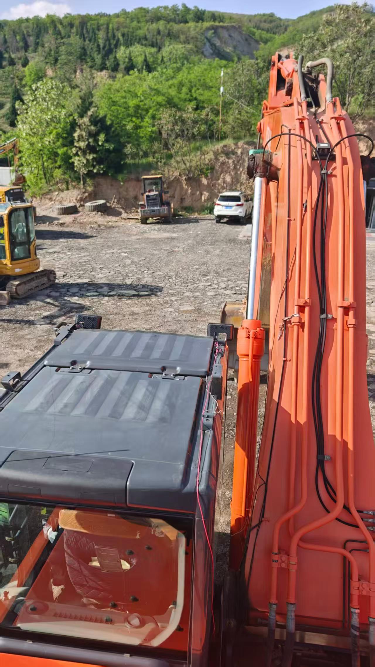 Buy Hitachi ZW250 Used Excavator / 9 Buy Hitachi ZW250 Used Excavator / 9