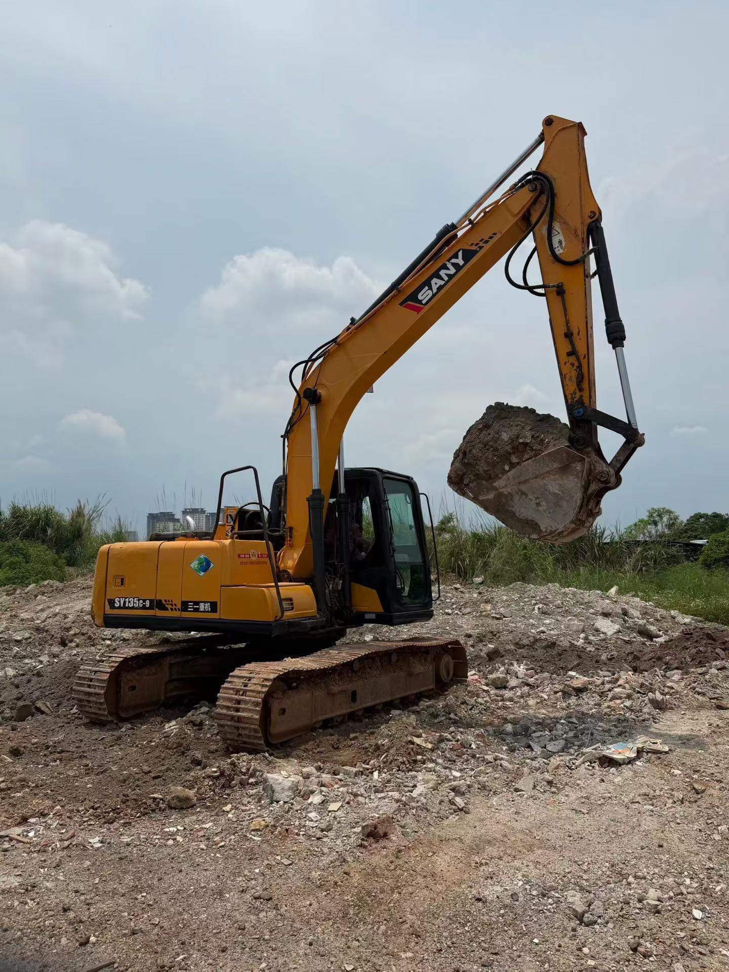 Buy Sany SY135 Used Excavator / 5